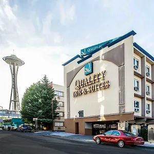 Quality & Suites Center Hotel